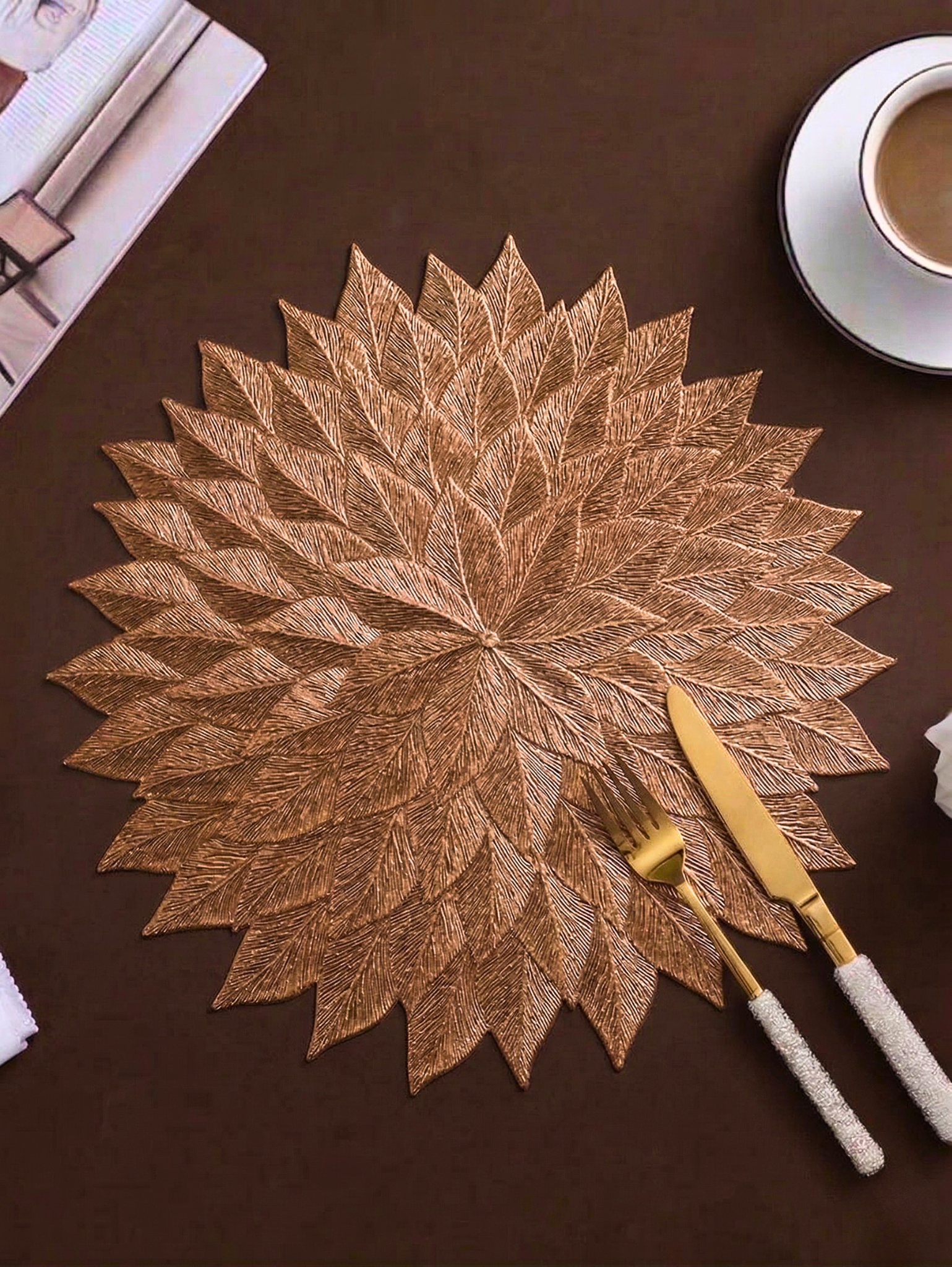 Golden Foliage Sculptural Table Mat (Pack of 6) – Table Mat by Grandeur