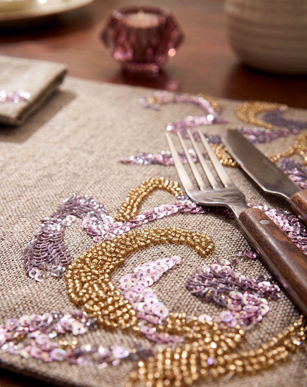 Artisanal Linen Sequin Table Mat (Pack of 6) – Table Mat by Grandeur