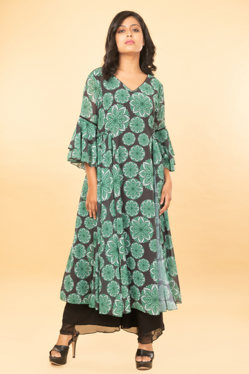 Green and black kurta set with bell sleeves