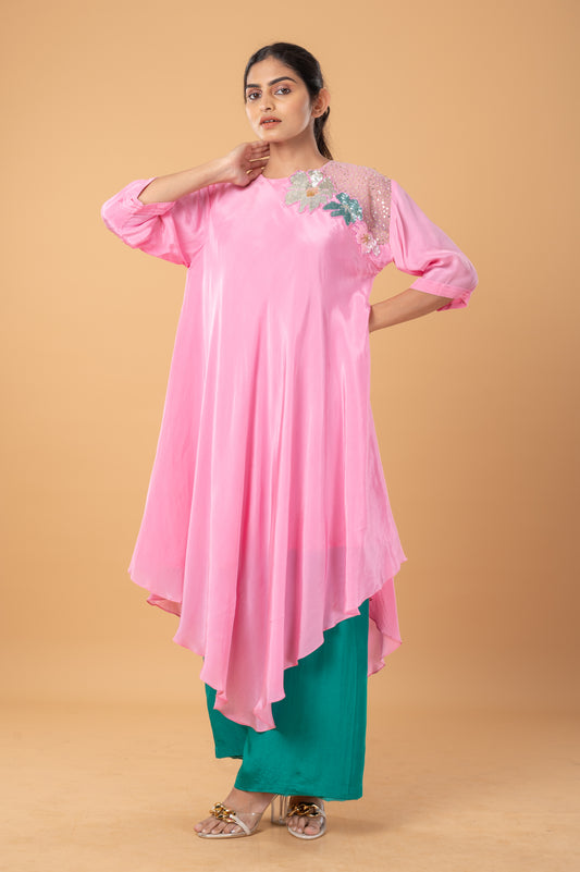 Pink Kurta Set with Flower Appliques and Contrast Pants