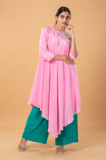 Pink Kurta Set with Flower Appliques and Contrast Pants